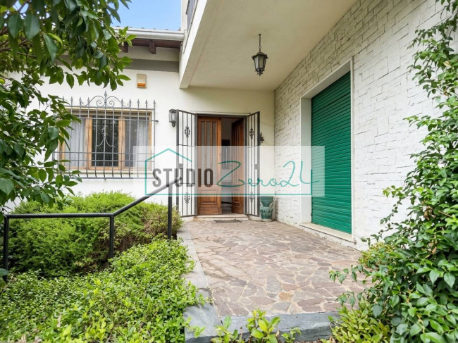 Villa for sale in Massa