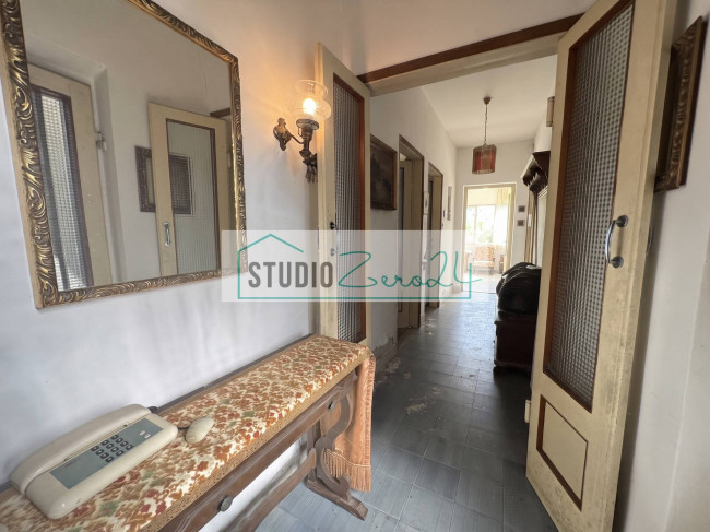 Villa for sale in Massa
