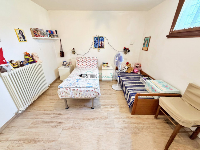 Villa for sale in Seravezza