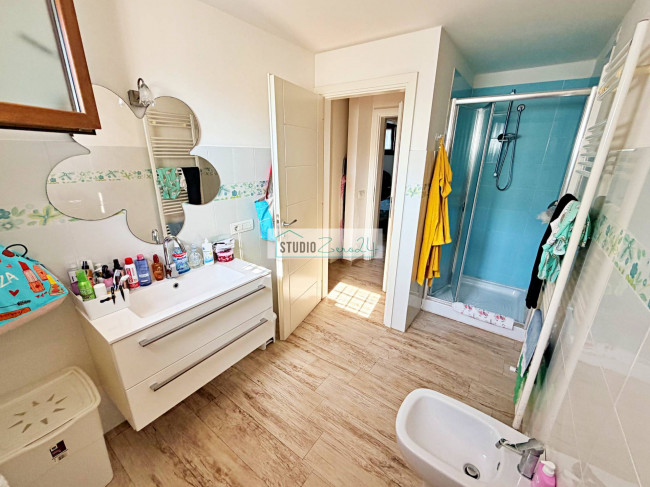 Villa for sale in Seravezza