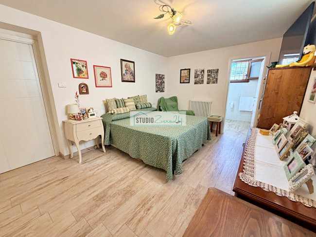 Villa for sale in Seravezza