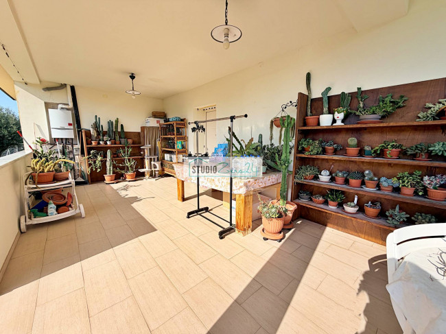 Villa for sale in Seravezza