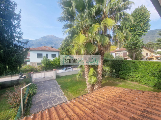 Villetta Bifamiliare in vendita a Camaiore