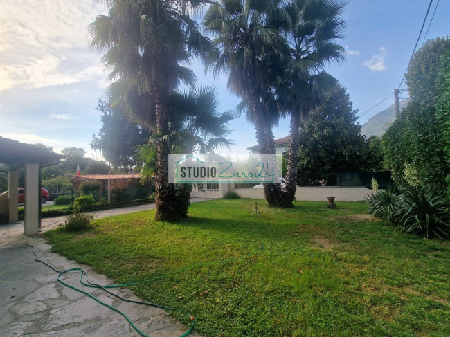 Villetta Bifamiliare in vendita a Camaiore