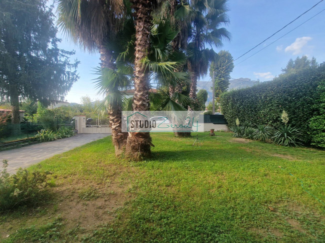 Villetta Bifamiliare in vendita a Camaiore