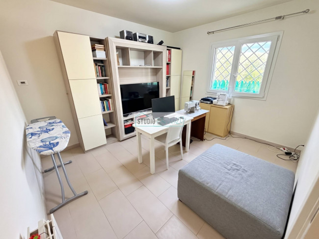 Villa for sale in Seravezza