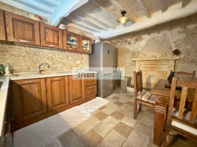 Terraced House for sale in Camaiore