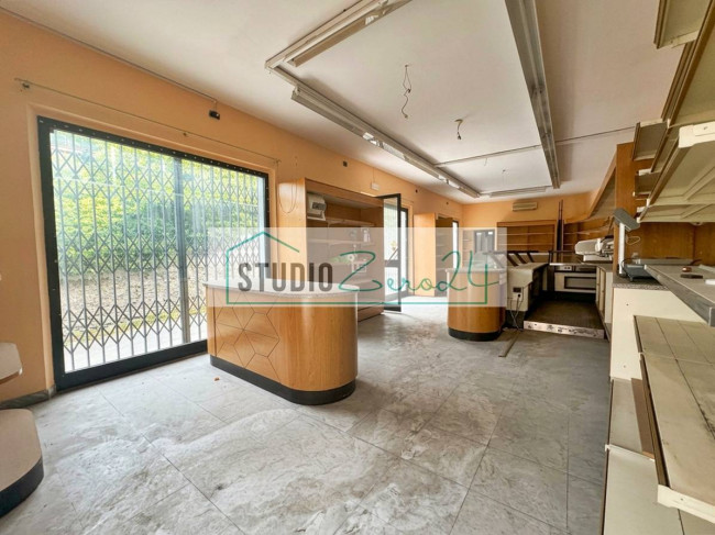 Commercial Property for sale in Massa