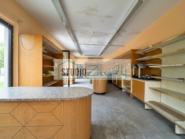 Commercial Property for sale in Massa