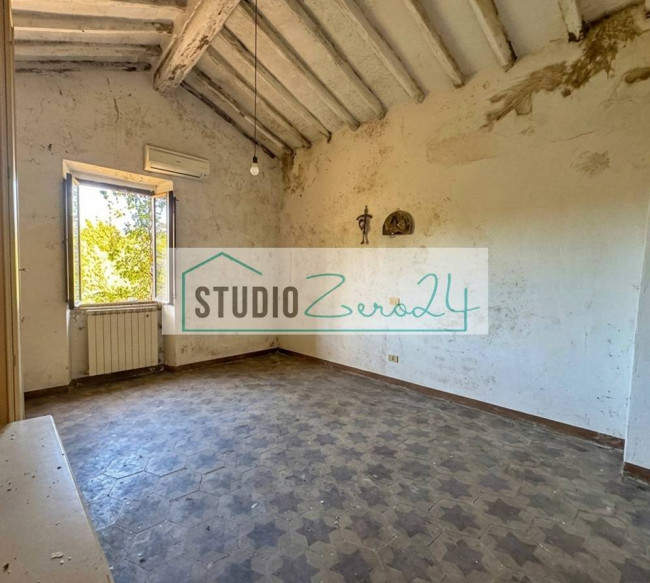 Single House for sale in Massa