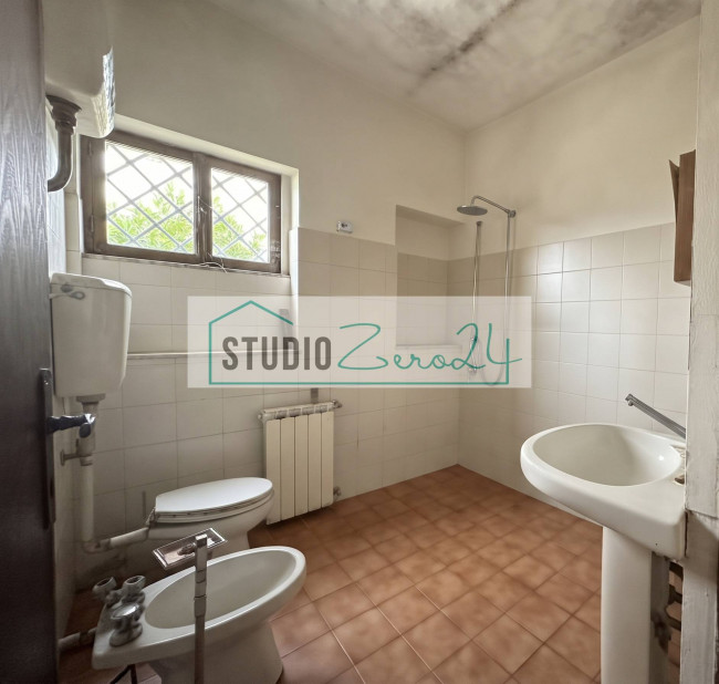 Single House for sale in Massa