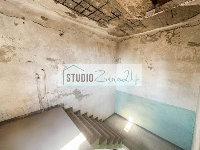 Single House for sale in Massa