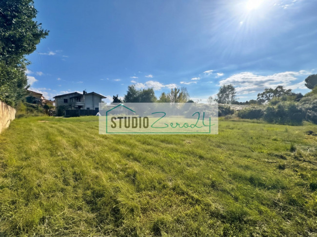 Single House for sale in Massa