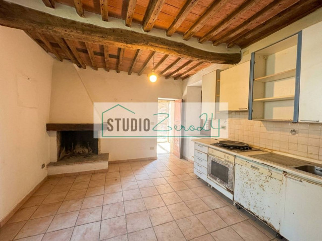 Single House for sale in Massa