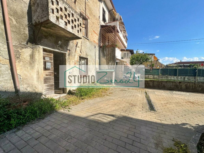 Single House for sale in Massa