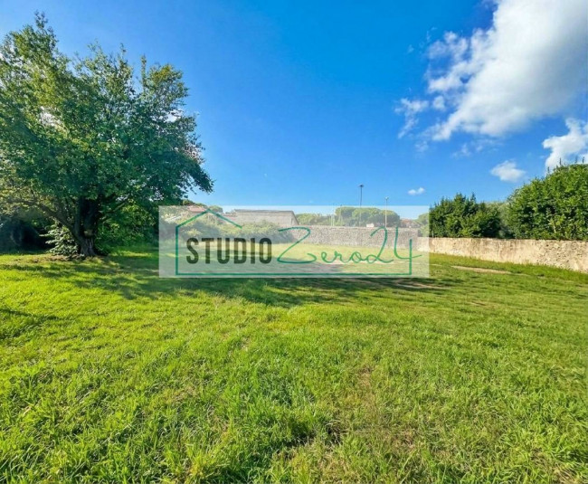 Single House for sale in Massa