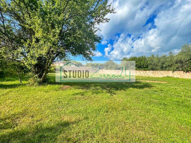 Single House for sale in Massa