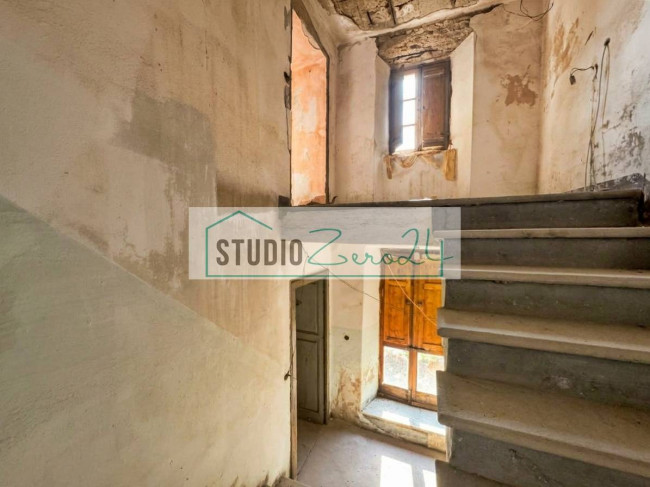 Single House for sale in Massa