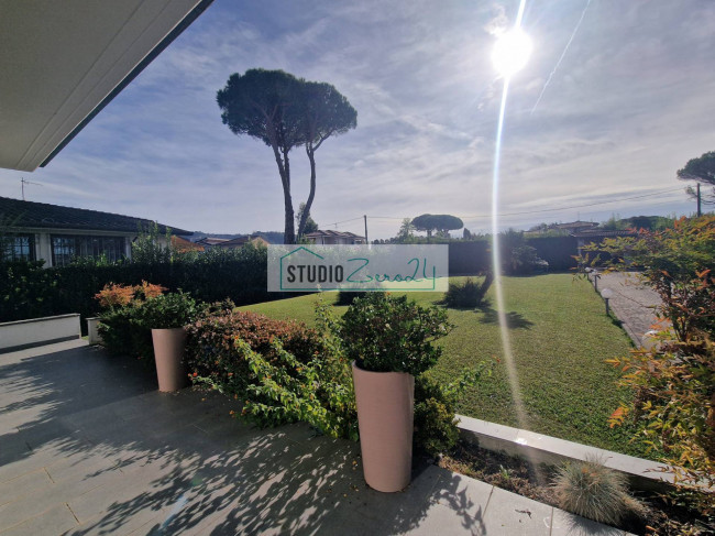Villa for sale in Camaiore