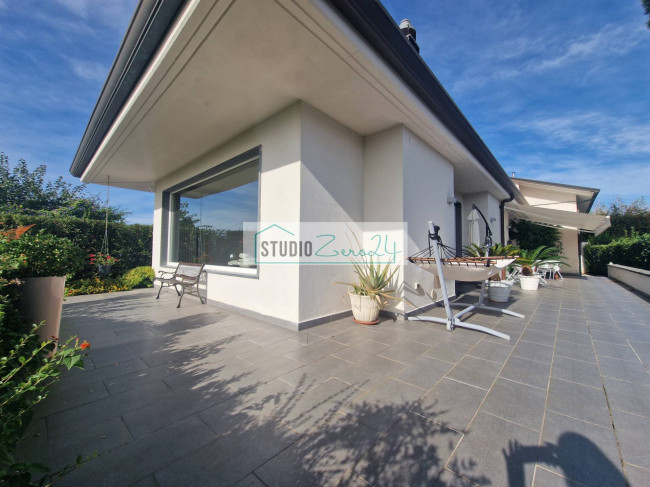 Villa for sale in Camaiore