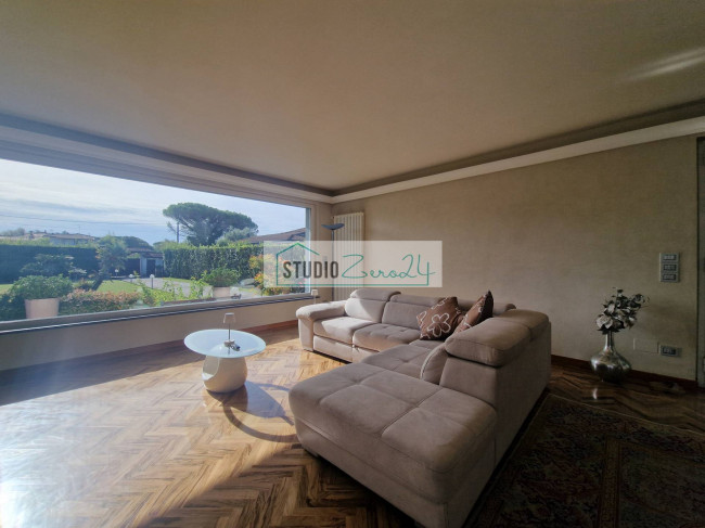 Villa for sale in Camaiore