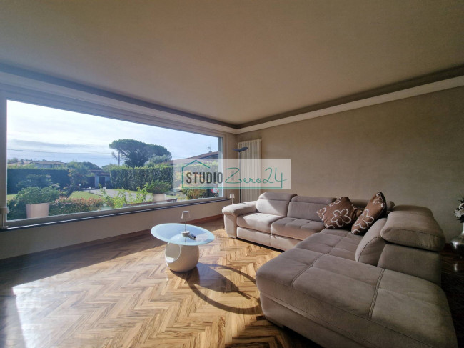 Villa for sale in Camaiore