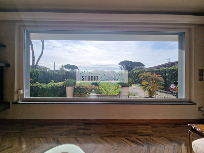 Villa for sale in Camaiore