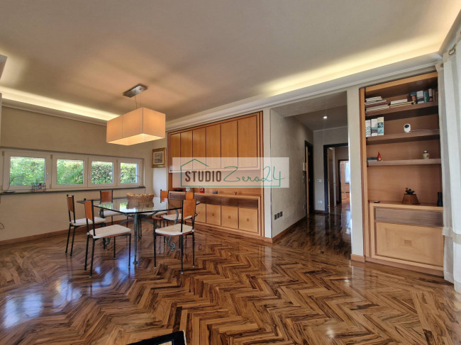 Villa for sale in Camaiore