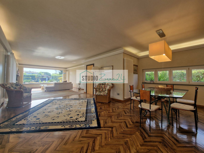 Villa for sale in Camaiore