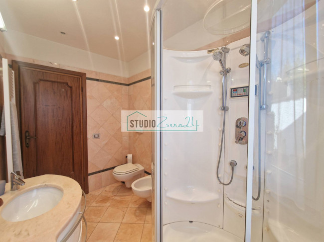 Villa for sale in Camaiore