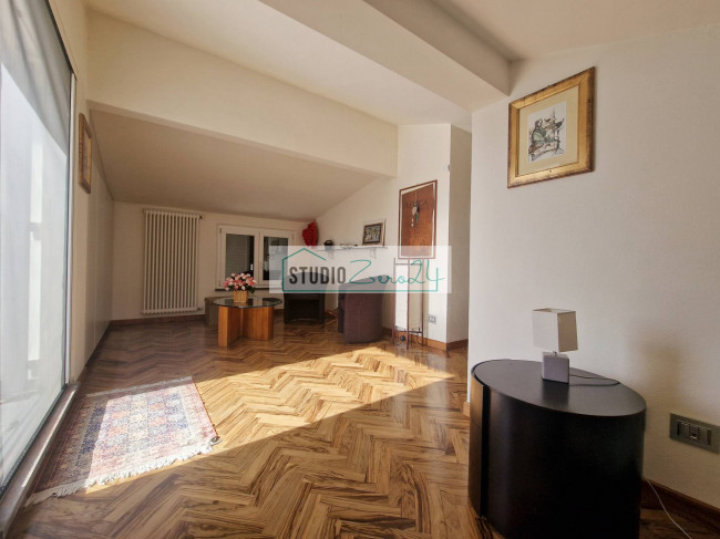 Villa for sale in Camaiore