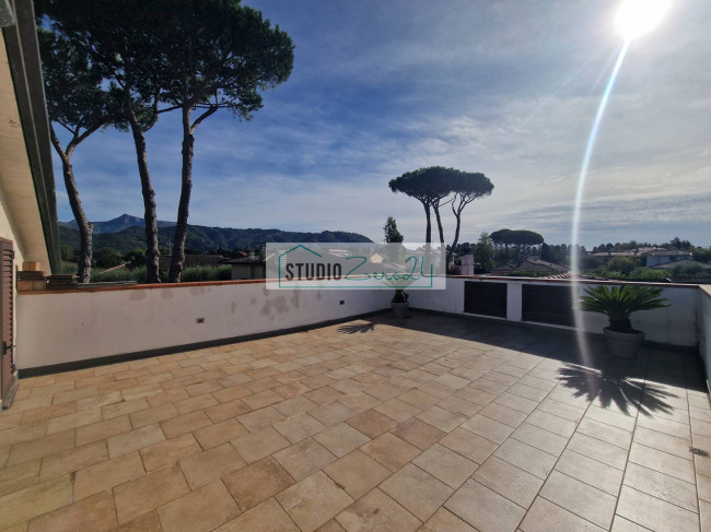 Villa for sale in Camaiore