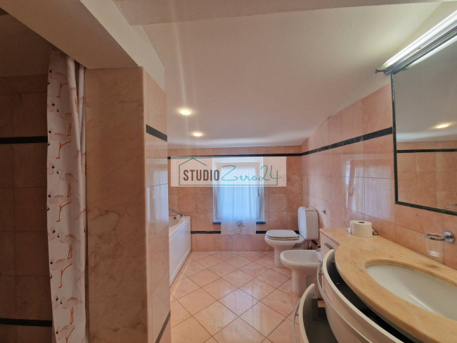 Villa for sale in Camaiore