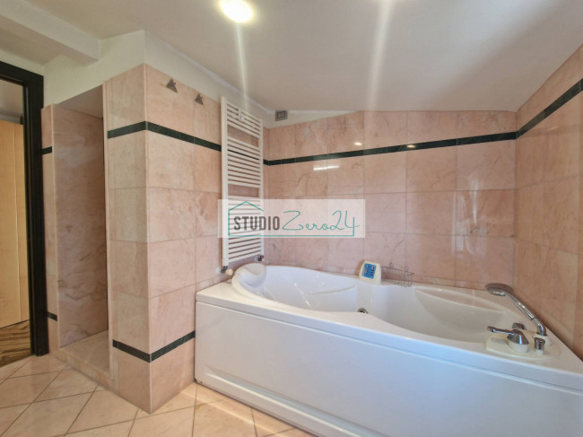 Villa for sale in Camaiore