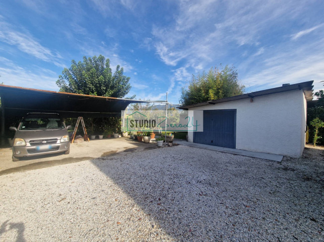 Villa for sale in Camaiore