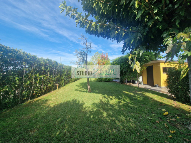 Villa for sale in Camaiore