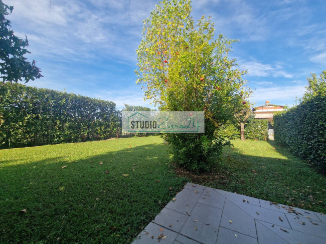 Villa for sale in Camaiore