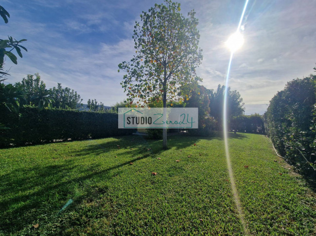 Villa for sale in Camaiore