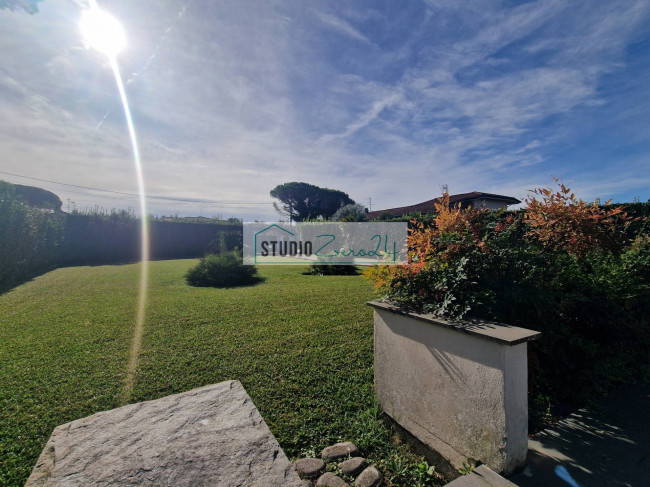Villa for sale in Camaiore