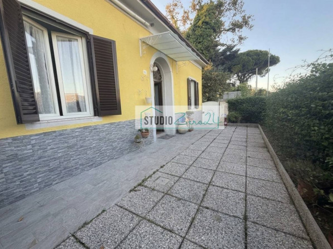 Single House for sale in Viareggio