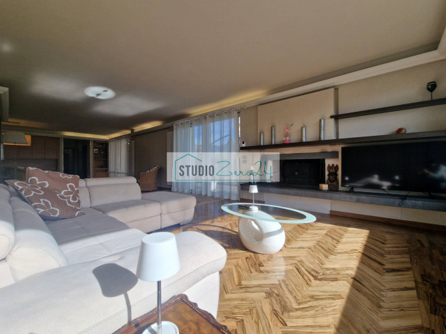 Villa for sale in Camaiore