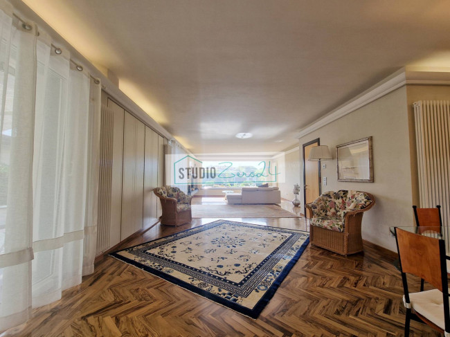 Villa for sale in Camaiore