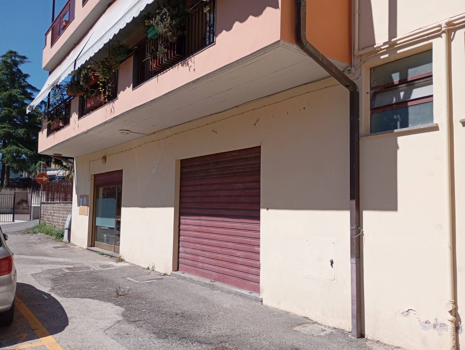Locale commerciale in vendita a Orte