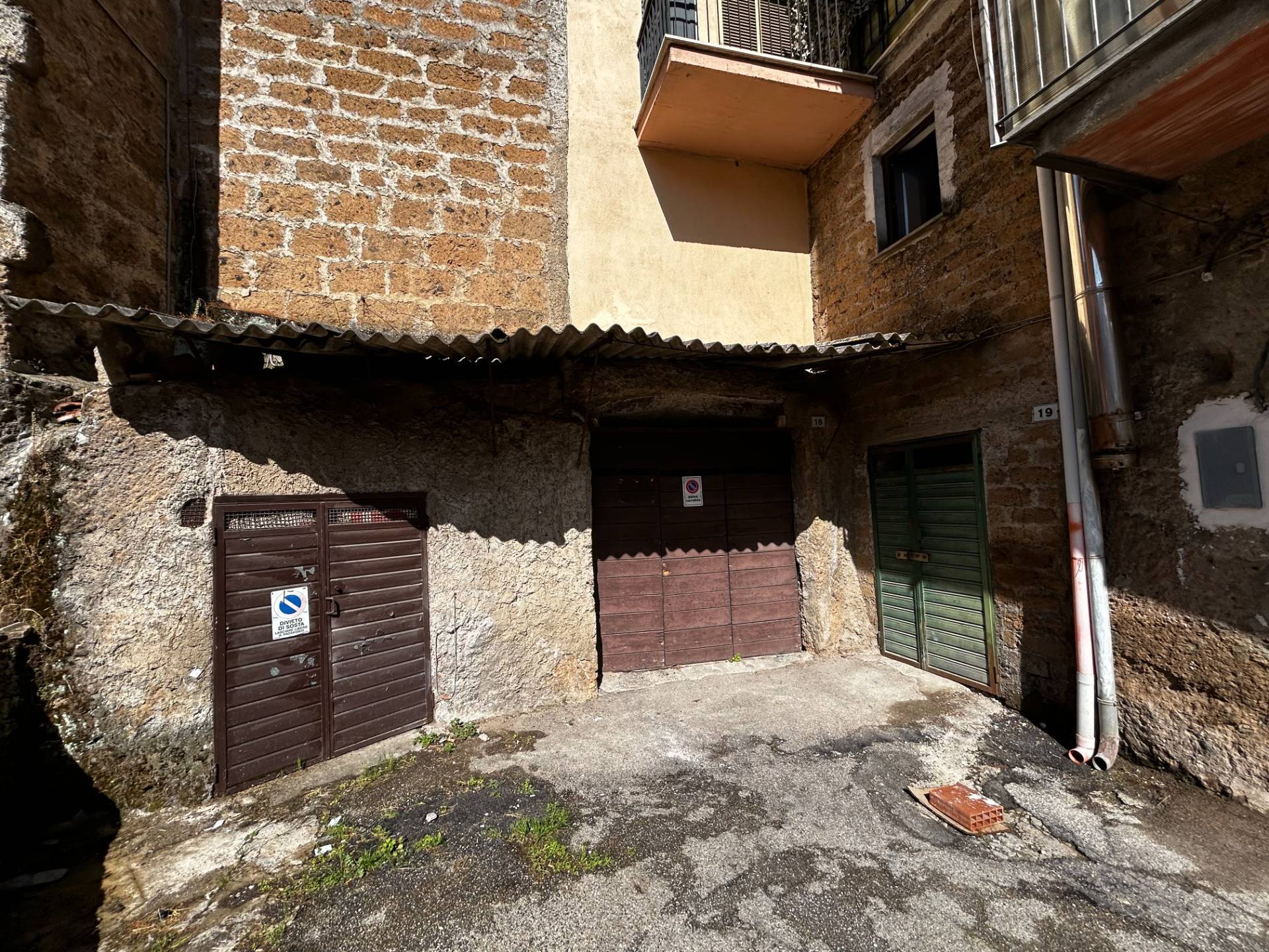 Box o garage in vendita a Vasanello