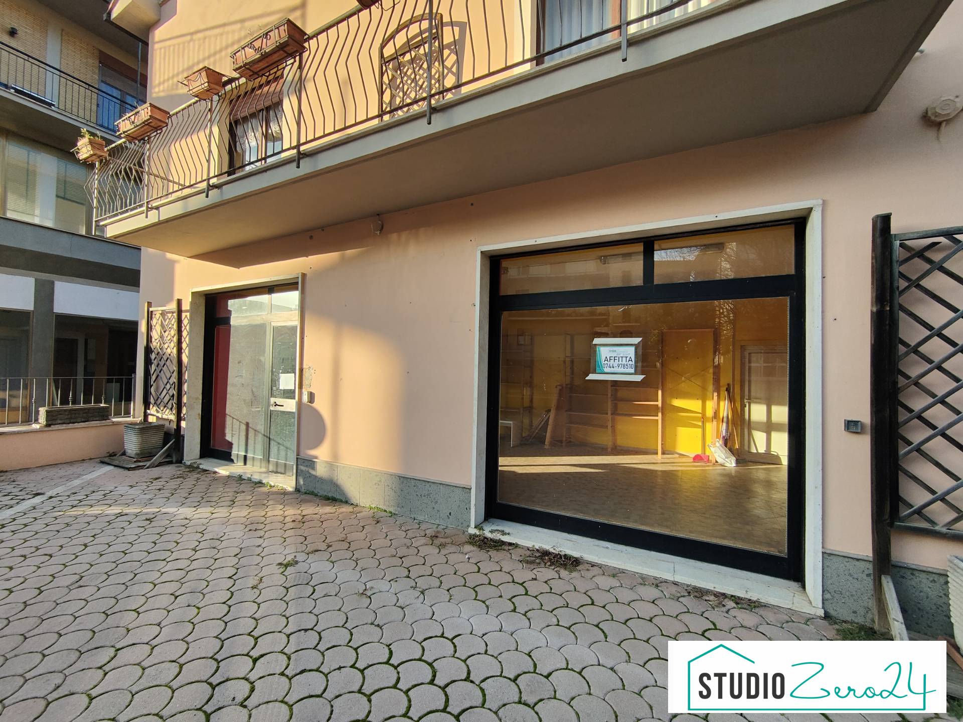 Locale commerciale in affitto a Amelia