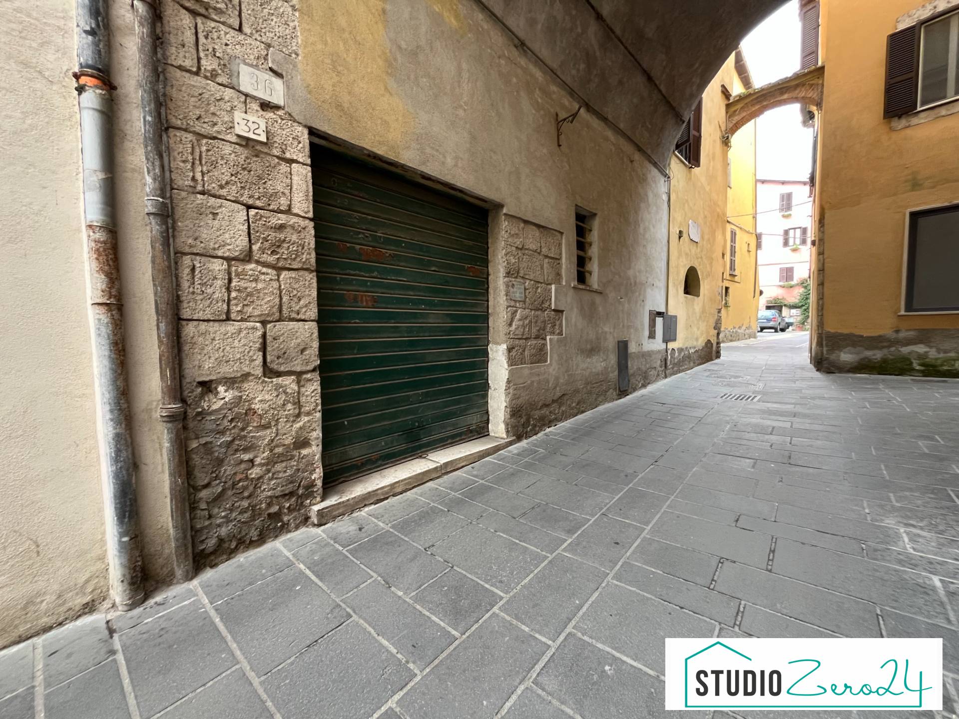 Magazzino in vendita a Orte