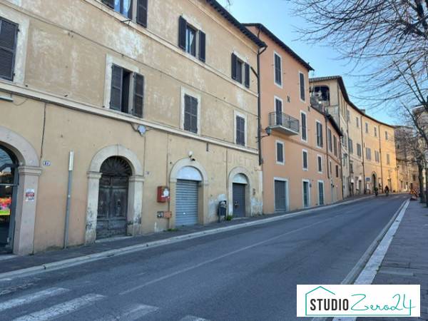 Locale commerciale in vendita a Narni
