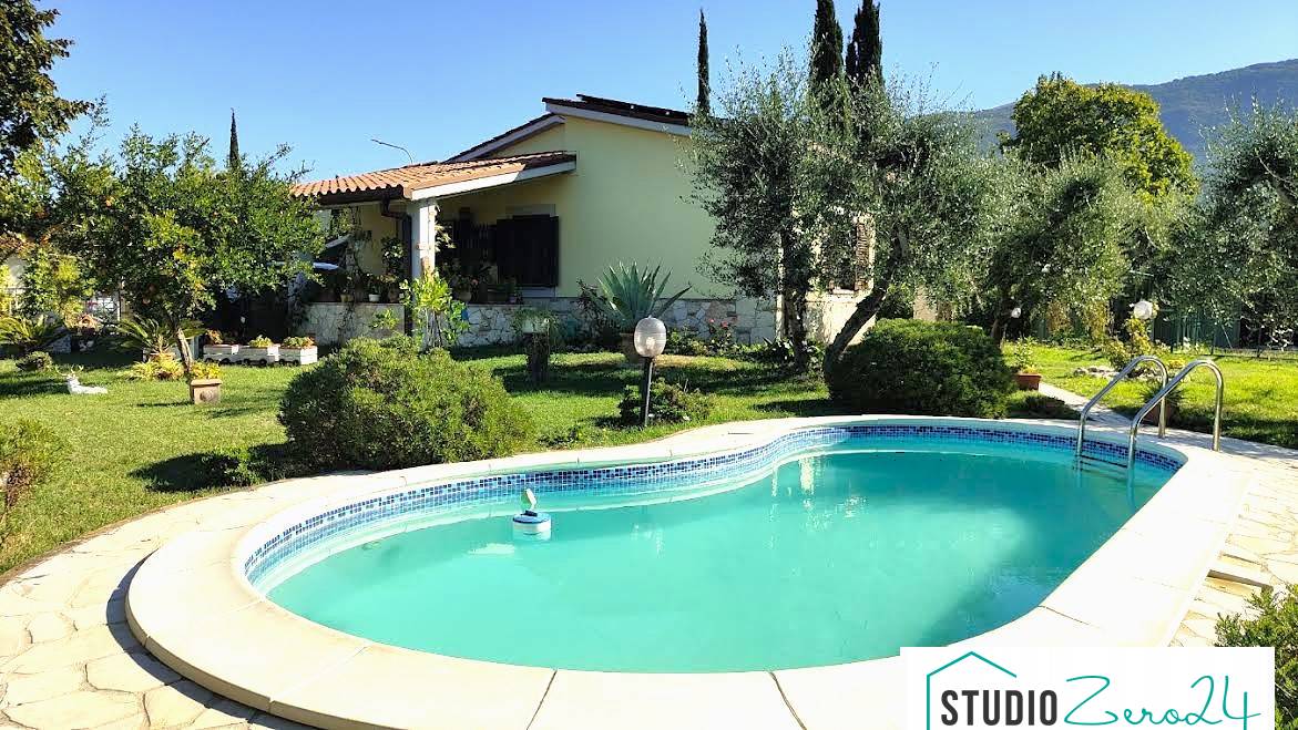 Villa in vendita a Montecchio