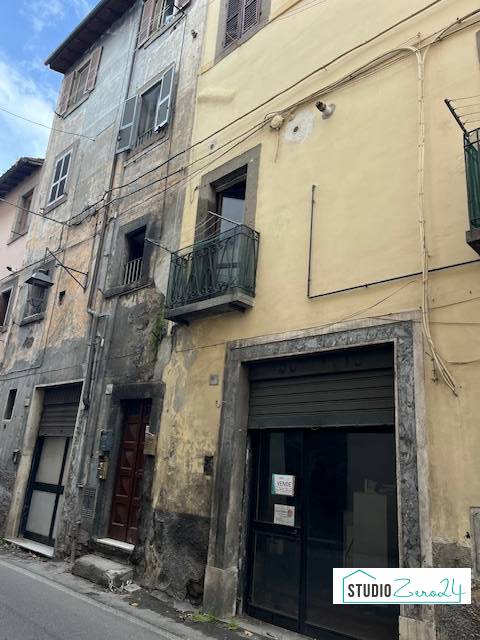 Locale commerciale in vendita a Viterbo