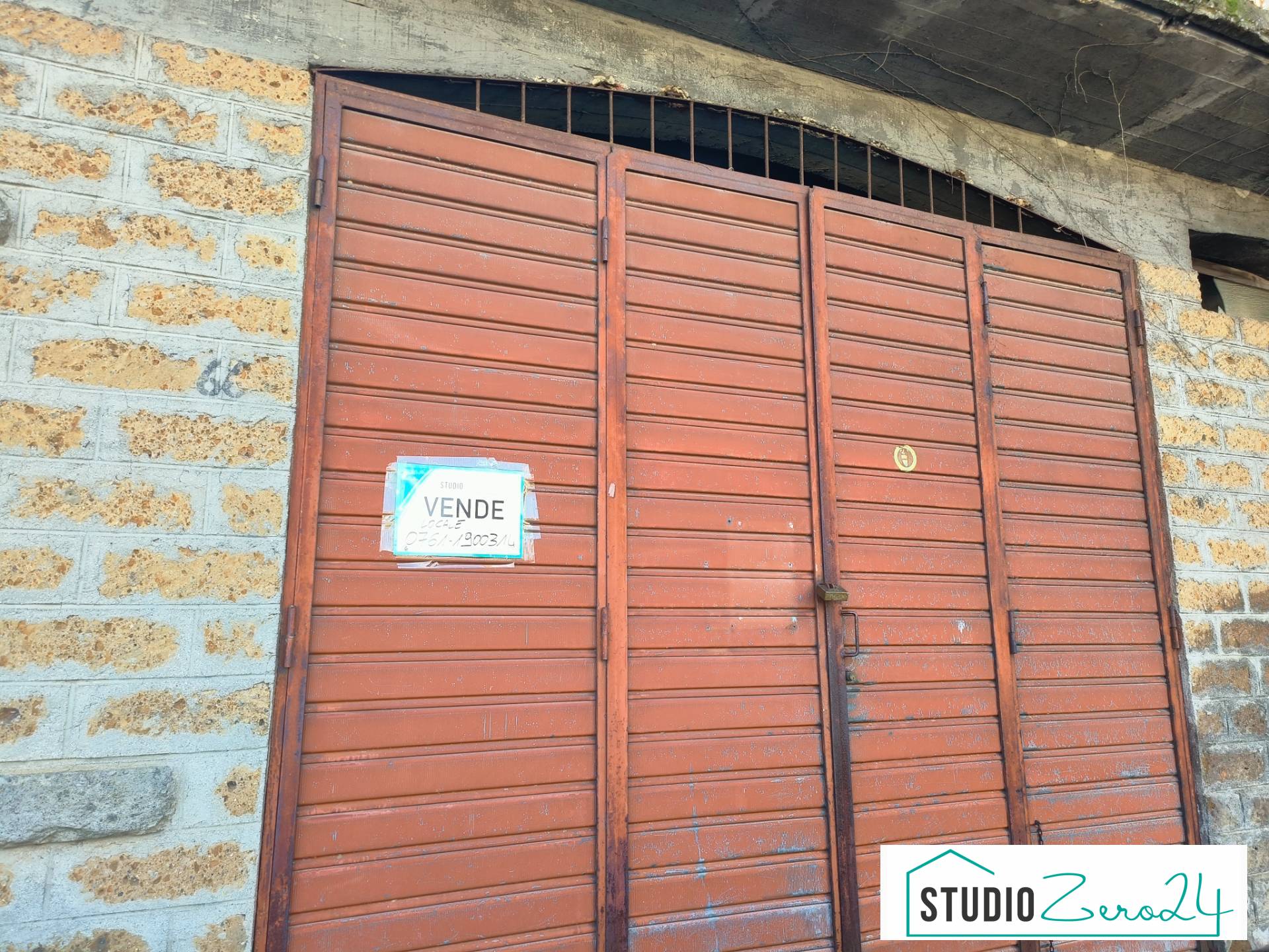 Locale commerciale in vendita a Vallerano